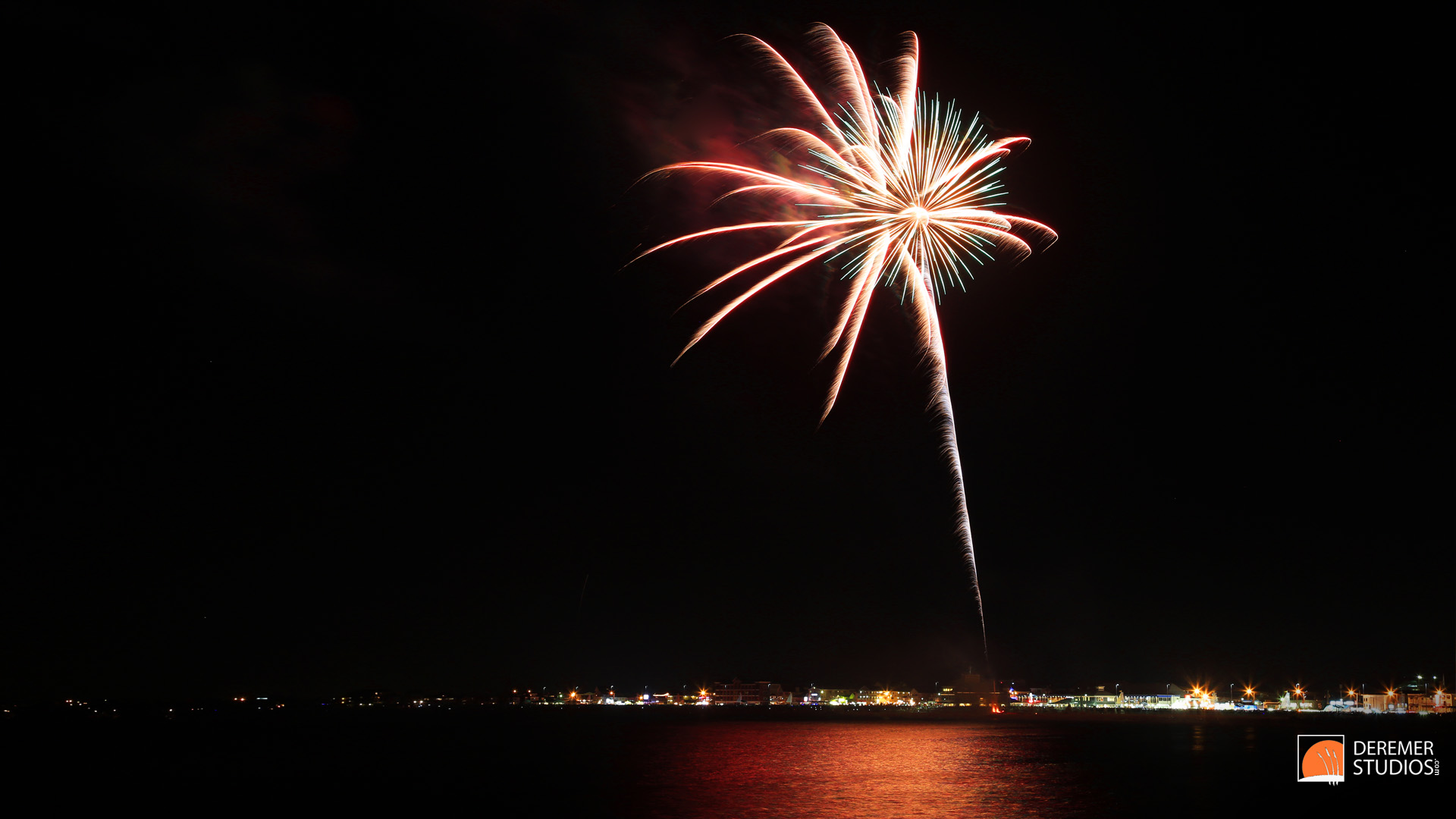 2013 07 Fine Art New England 1080P Hampton Fireworks 04